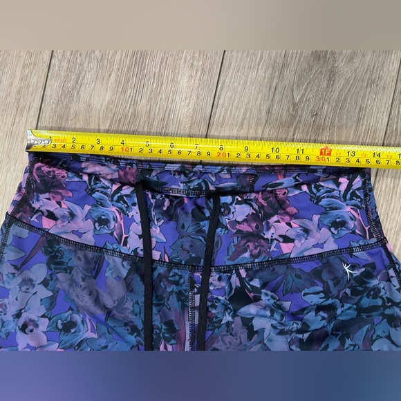 Danskin medium Vibrant Blue and Purple Capri Pants with Abstract Design - Picture 6 of 8